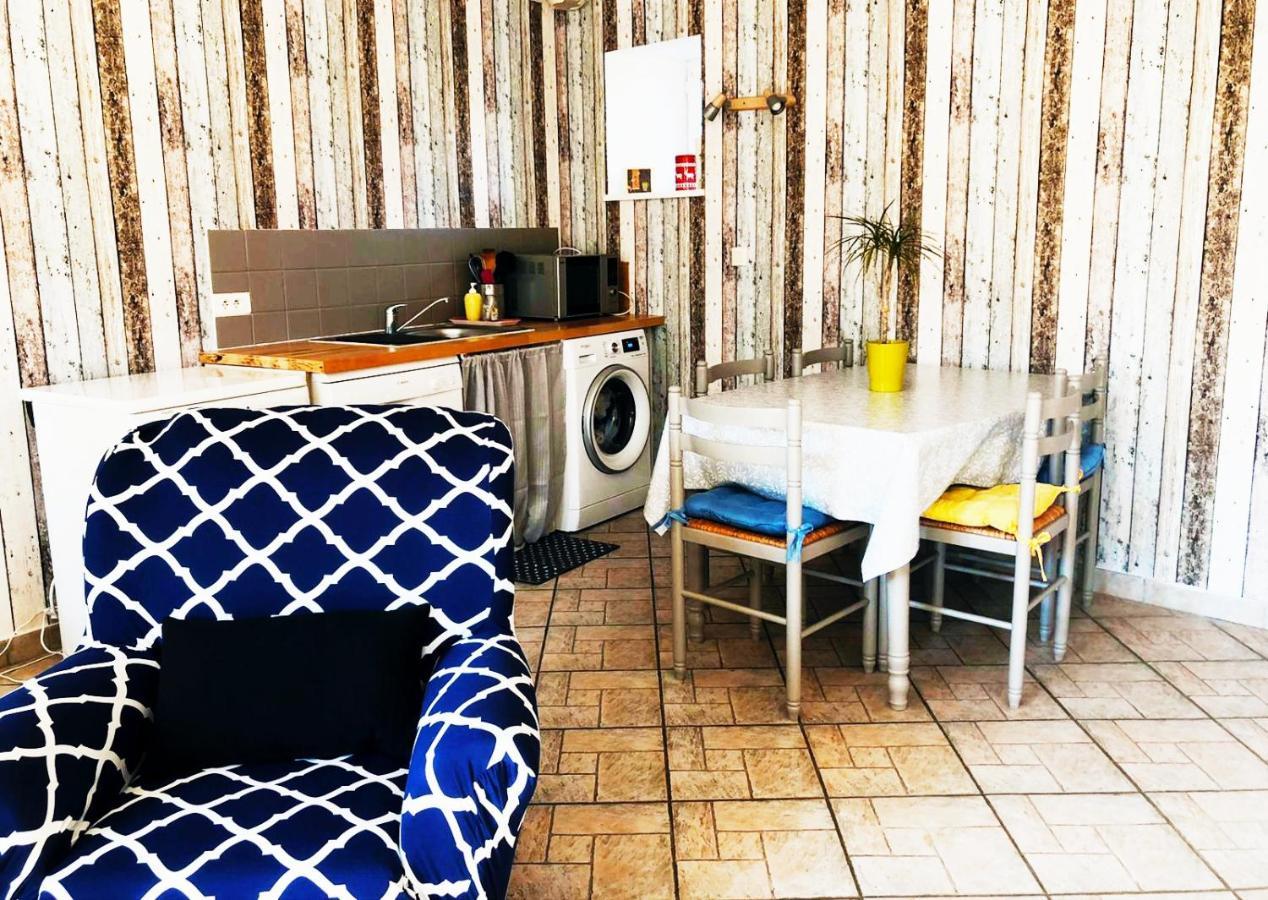 Maison De La Besliere Meuble De Tourisme 2 Etoiles Folligny 외부 사진